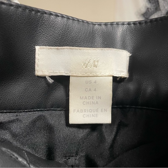H&M Black Faux Leather Skirt With Belt, Pockets, SIZE 4 - Picture 3 of 4